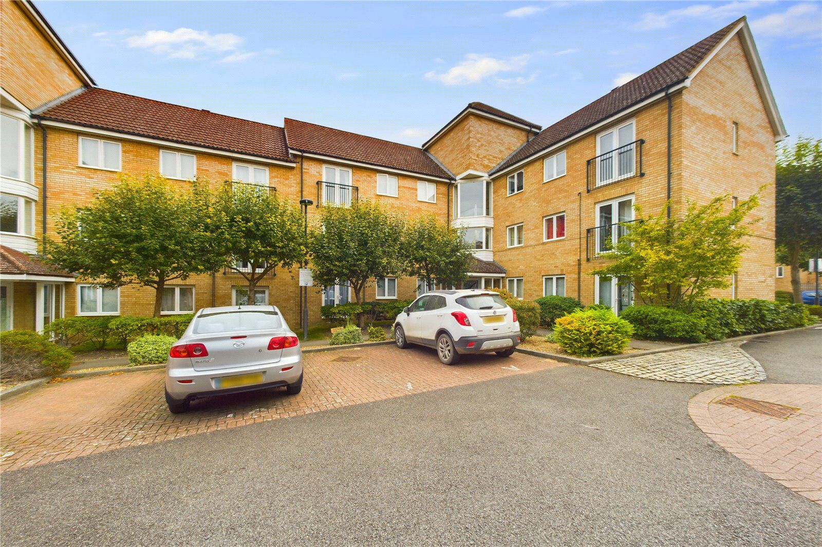 2 bedroom  flat for sale Pippin Grove, Royston, SG8, main image