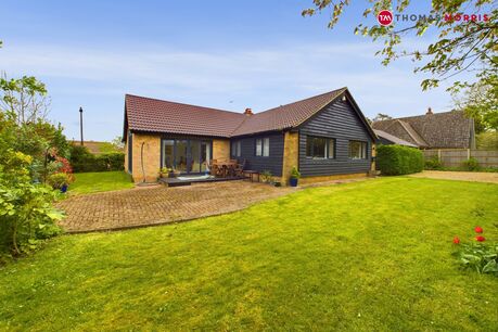 4 bedroom detached bungalow to rent, Available now